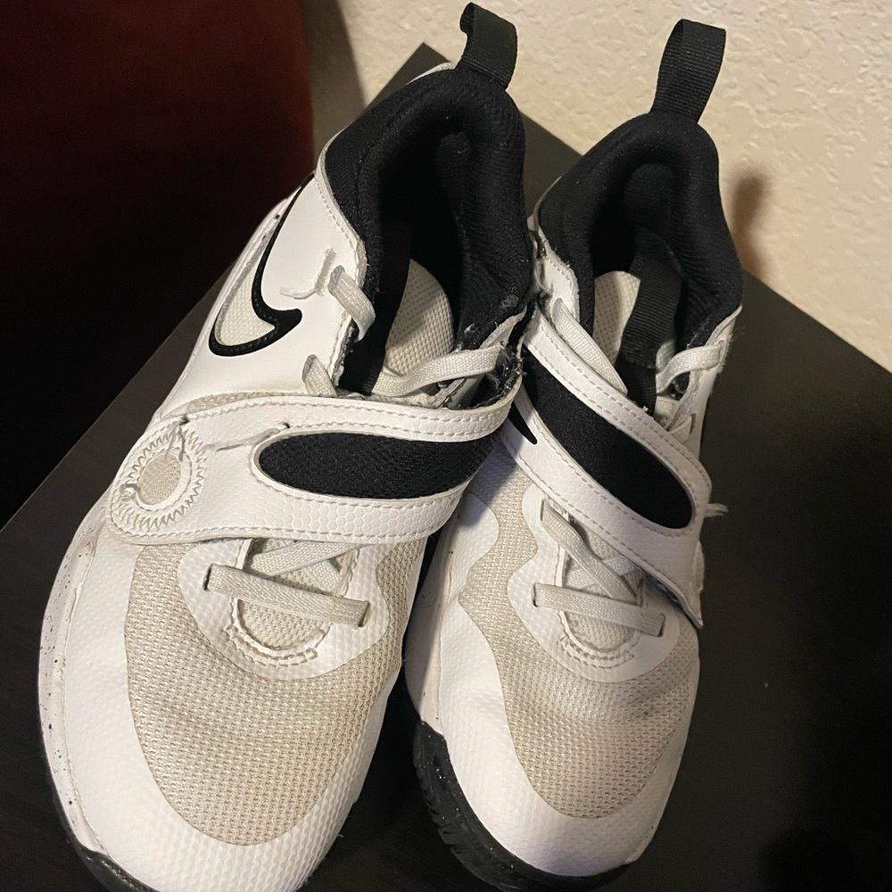 NIKE Team Hustle D11